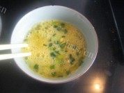 美味的黑木耳蛋汤做法图解2)