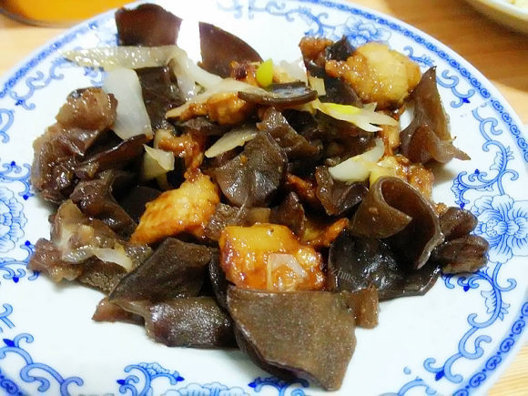 唇齿留香的木耳炒肉