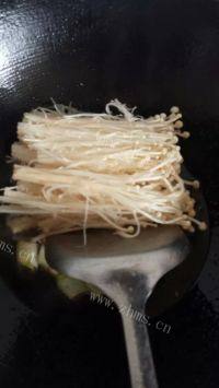 好吃的金针菇炒油菜做法图解6)