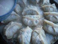 绿色食物之冰花煎饺做法图解15)