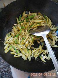 美味青椒龙爪豆做法图解4)