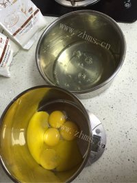 自制奶油蛋糕卷做法图解1)