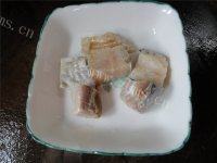 美味的咸鱼蒸猪肉做法图解2)
