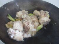 美味的黄豆焖猪手做法图解7)