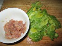 食欲满满的苦瓜小炒肉做法图解1)