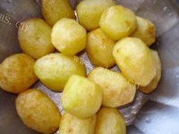下饭的辣子鸡块炖小土豆做法图解3)