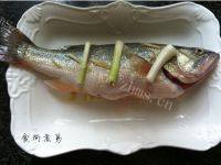 自制清蒸鲈鱼做法图解4)