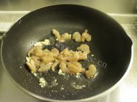 家常菜西兰花炒虾仁做法图解4)
