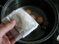 自己做的五香茶叶蛋做法图解3)
