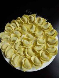口味极佳的大馄饨做法图解4)