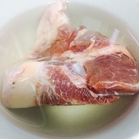 玉盘珍馐的红烧肉炖土豆做法图解1)