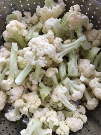 珍馐美味的腊肠炒花菜做法图解1)