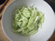 DIY金针菇拌黄瓜做法图解4)