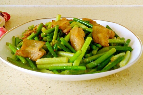 香喷喷的蒜苔炒五花肉