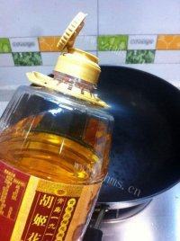 美味的豆腐泥鳅汤做法图解2)