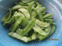 家常菜瘦肉炒荷兰豆做法图解1)