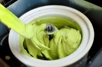自制抹茶冰激凌做法图解11)