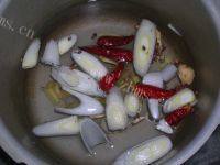 绿色食物之卤牛肉做法图解3)