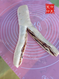 漂亮的枣泥麻花辫子面包做法图解21)