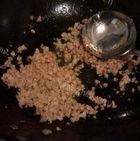 自制肉末烧豆腐做法图解2)