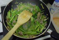 色香味具全的芹菜肉丝做法图解7)