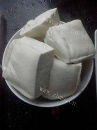滋补的鱼头豆腐汤做法图解2)