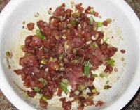 美味的藕肉水饺做法图解2)