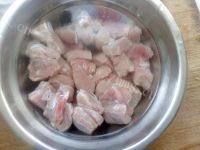 家常菜笋烧肉做法图解2)