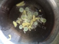 DIY豆角炒肉片做法图解3)
