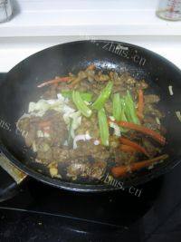 美味的孜然羊肉做法图解10)