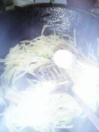 健康美食-青椒土豆丝做法图解9)
