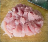 「健康美食」菠萝咕咾肉做法图解2)
