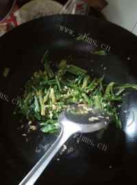 好吃的蒜蓉油麦菜做法图解7)