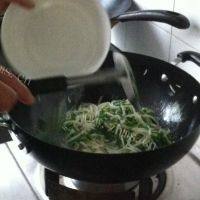 #DIY#豆芽炒韭菜做法图解9)