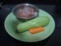 家常菜西葫芦炒肉丝做法图解1)