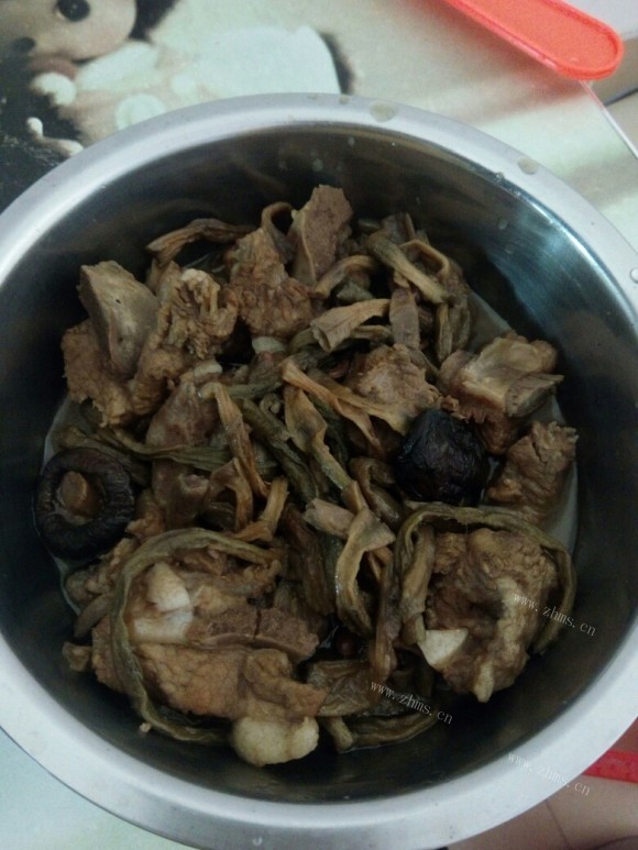 香喷喷的干豆角焖排骨