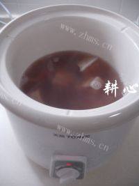 美味的红豆莲藕汤做法图解7)