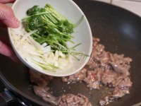 美味的芫爆牛肉做法图解6)
