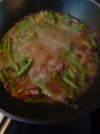 易做的豆角炖土豆做法图解6)