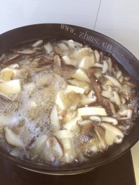 美味的香菇豆腐汤