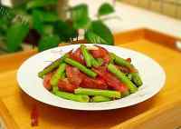 美味的广式腊肠炒豆角做法图解11)