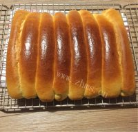 美味的蛋黄排包做法图解12)