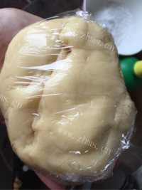 色泽鲜亮的酥皮月饼做法图解4)