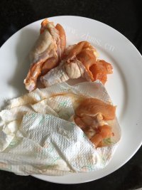 口感极佳的奥尔良烤翅根做法图解4)