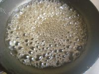 美味的琥珀核桃做法图解4)