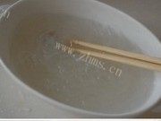 美味的油豆腐粉丝牛腩汤做法图解4)