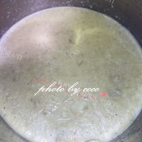 美味的鸡蓉蘑菇粟米忌廉汤做法图解9)