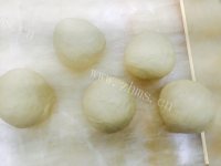 美味的香肠面包做法图解8)