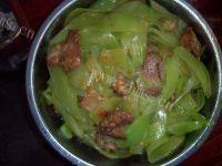 营养丰富的莴笋炒肉