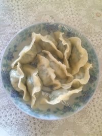 美味的荠菜饺子做法图解9)